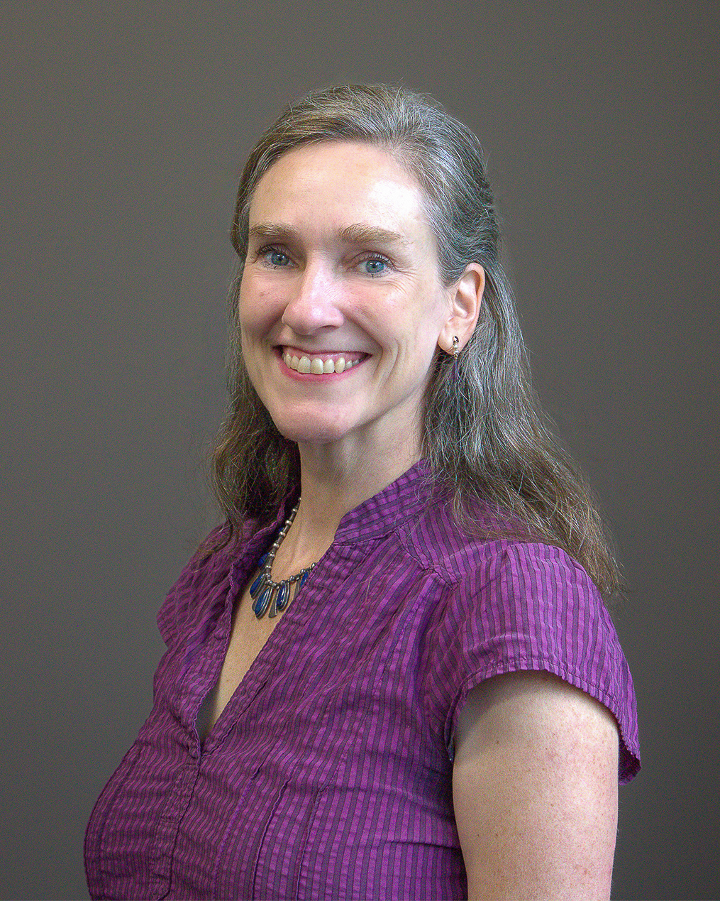 Uploaded Image: /vs-uploads/staff-headshots/1788961965_Elizabethnew.jpg